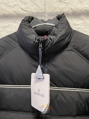 מעיל פוך Moncler Bouvaque עם צווארון עומד ופס בחזה, לבן, כחול כהה או שחור, תמונה 27