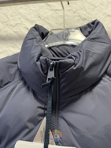 מעיל פוך Moncler Bouvaque עם צווארון עומד ופס בחזה, לבן, כחול כהה או שחור, תמונה 35