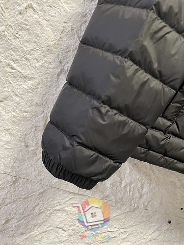 מעיל פוך קל Canada Goose עם ברדס, שמנת, שחור 25