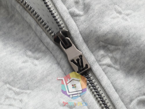 ז'קט רוכסן Louis Vuitton עם דוגמת לוגו מוטבעת, שלושה גוונים 28
