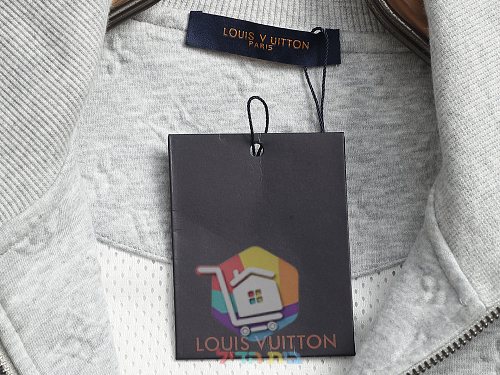 ז'קט רוכסן Louis Vuitton עם דוגמת לוגו מוטבעת, שלושה גוונים 32