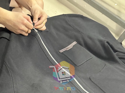 קרדיגן סריג Moncler עם רוכסן וצווארון פולו, שלושה גוונים 33