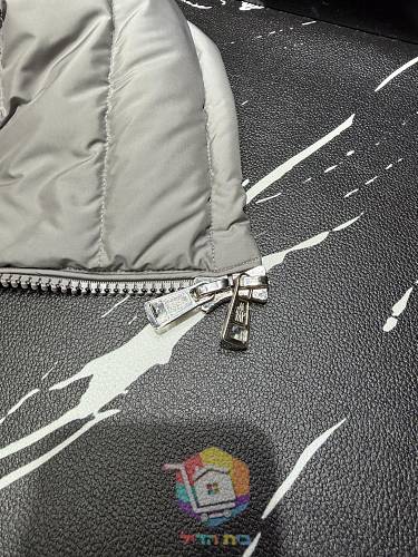 מעיל פוך קל Moncler עם קפוצ'ון, בארבעה גוונים, תמונה 5