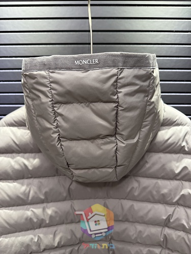מעיל פוך קל Moncler עם קפוצ'ון, בארבעה גוונים, תמונה 10