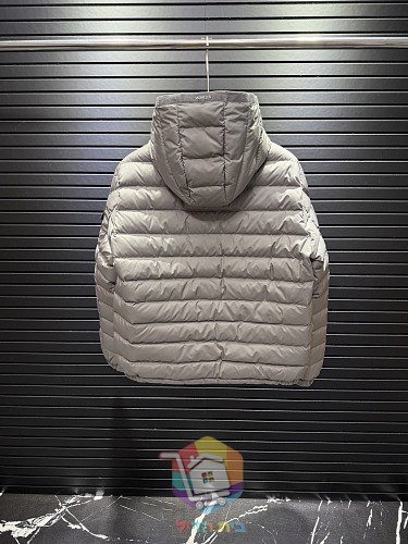 מעיל פוך קל Moncler עם קפוצ'ון, בארבעה גוונים, תמונה 12