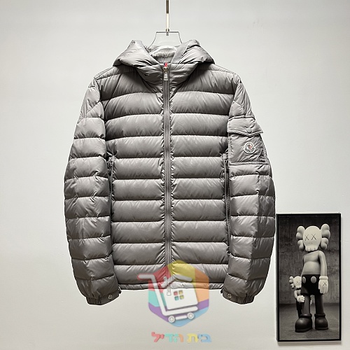 מעיל פוך קל Moncler עם קפוצ'ון, בארבעה גוונים, תמונה 33