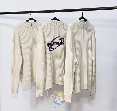 סוודר סריג צלעות Balenciaga עם חצי רוכסן ולוגו בגב, שמנת, תמונה 3