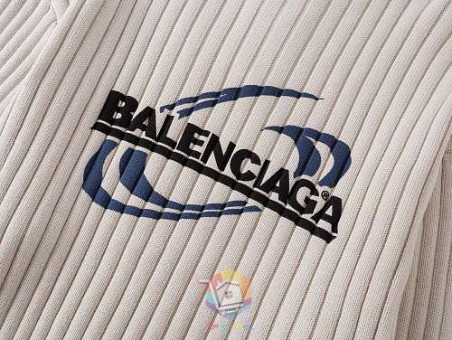 סוודר סריג צלעות Balenciaga עם חצי רוכסן ולוגו בגב, שמנת, תמונה 12