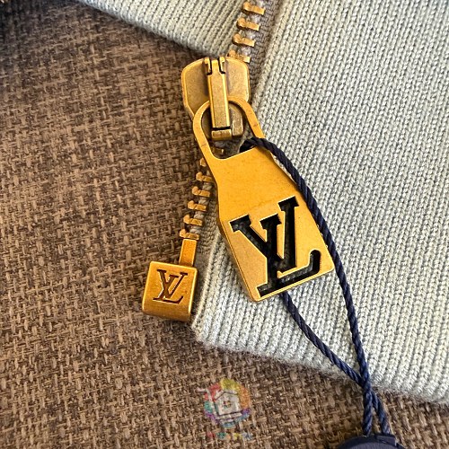 ז'קט פליז Louis Vuitton Signature Patch Fleece Blouson, תכלת, תמונה 2