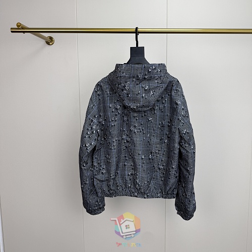 מעיל רוח דו-צדדי Louis Vuitton Monogram Reversible Windbreaker עם קפוצ'ון, תמונה 8