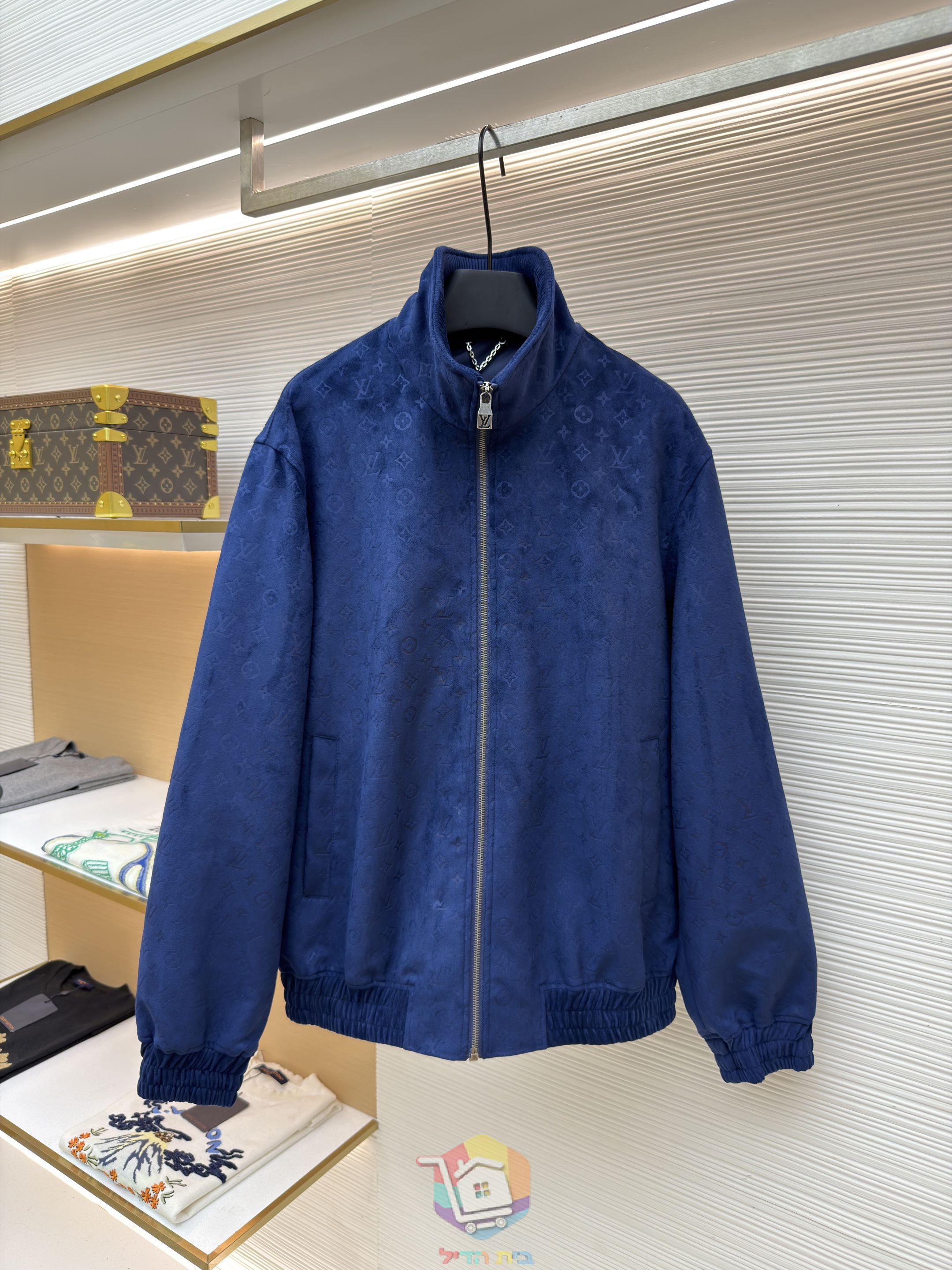 Louis Vuitton Monogram Embossed Tracksuit Jacket aus Wildleder, Marineblau
