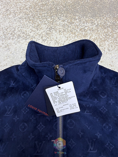 ז'קט Louis Vuitton Monogram Embossed Tracksuit Jacket מזמש, כחול כהה, תמונה 17