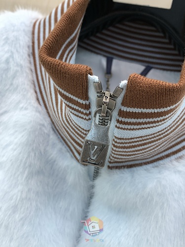 ז'קט פרוותי Louis Vuitton עם רוכסן וצווארון מפוספס, תכלת, תמונה 7