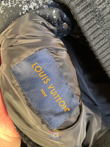 ז'קט וארסיטי Louis Vuitton עם דוגמת משבצות ורקמת פנינים, תמונה 6
