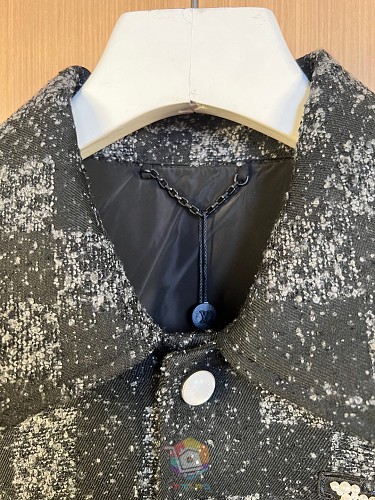 ז'קט וארסיטי Louis Vuitton עם דוגמת משבצות ורקמת פנינים, תמונה 10