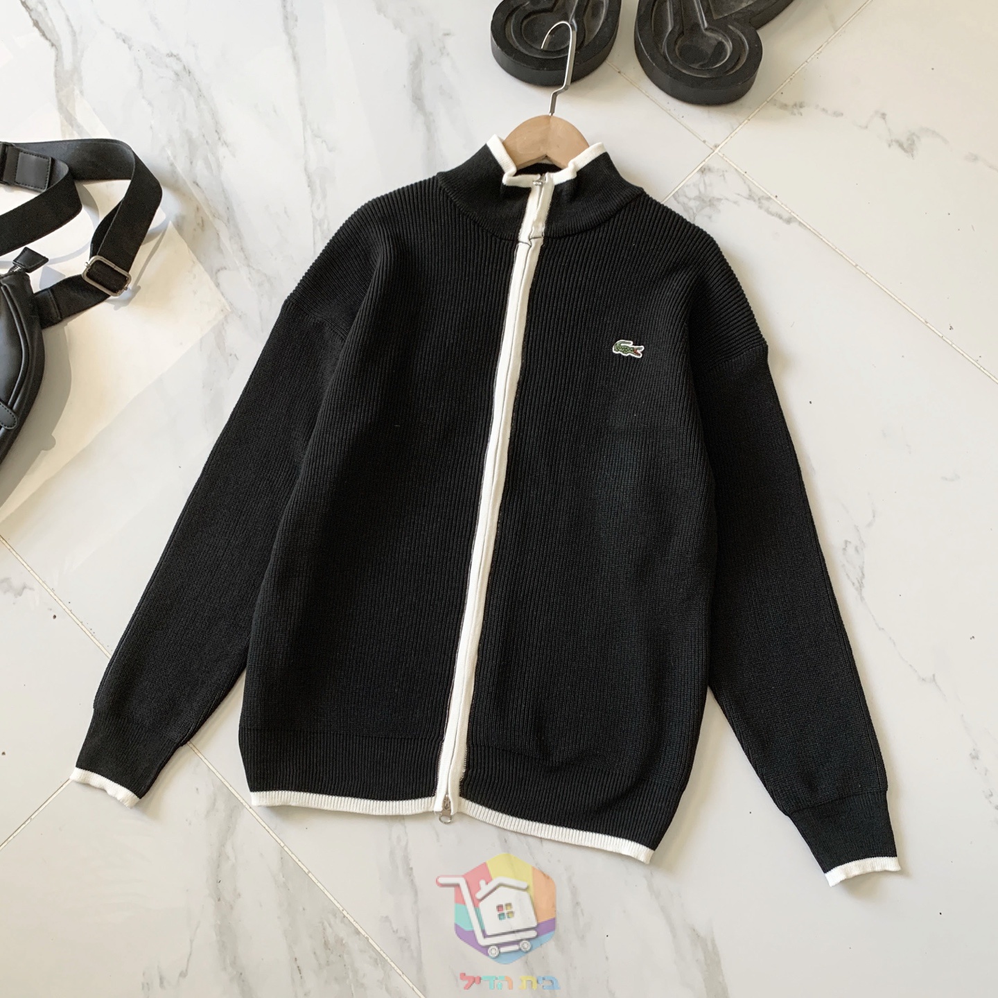 كارديغان محبوك Lacoste بسحاب وحواف متباينة، أسود أو رمادي مزرق أو كريمي