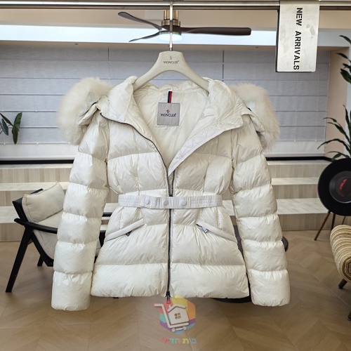 מעיל פוך קצר Moncler Boed עם חגורה וקפוצ'ון בשוליים פרוותיים, לבן או שחור, תמונה 18