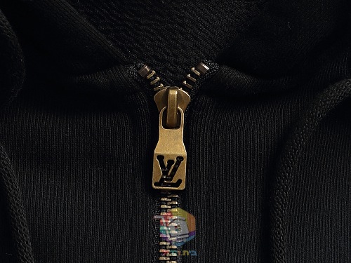 קפוצ'ון רוכסן Louis Vuitton עם לוגו גדול בחזית, אפור או שחור, תמונה 5