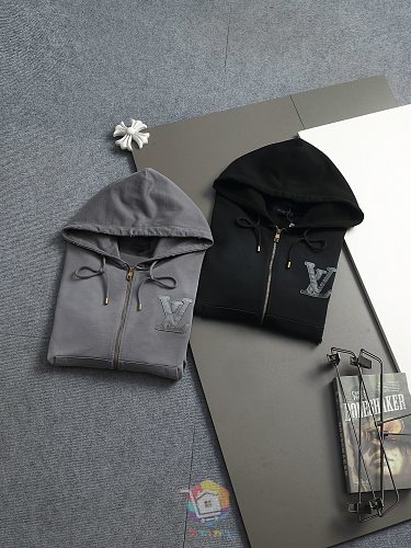 קפוצ'ון רוכסן Louis Vuitton עם לוגו גדול בחזית, אפור או שחור, תמונה 24