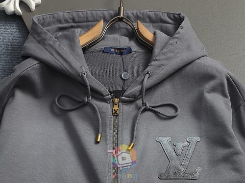 קפוצ'ון רוכסן Louis Vuitton עם לוגו גדול בחזית, אפור או שחור, תמונה 29