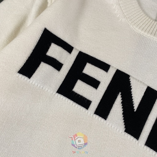 סוודר Fendi עם לוגו גדול בסריגה, שחור או שמנת, תמונה 4