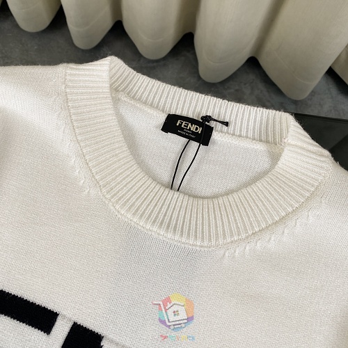 סוודר Fendi עם לוגו גדול בסריגה, שחור או שמנת, תמונה 6