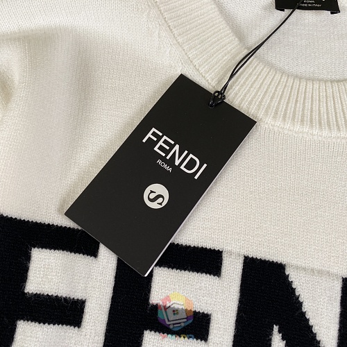 סוודר Fendi עם לוגו גדול בסריגה, שחור או שמנת, תמונה 7