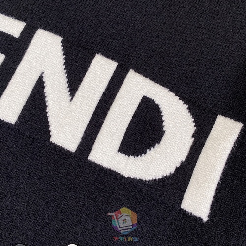 סוודר Fendi עם לוגו גדול בסריגה, שחור או שמנת, תמונה 15
