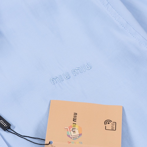 חולצה מכופתרת Miu Miu Poplin Shirt תכלת עם לוגו רקום, תמונה 10