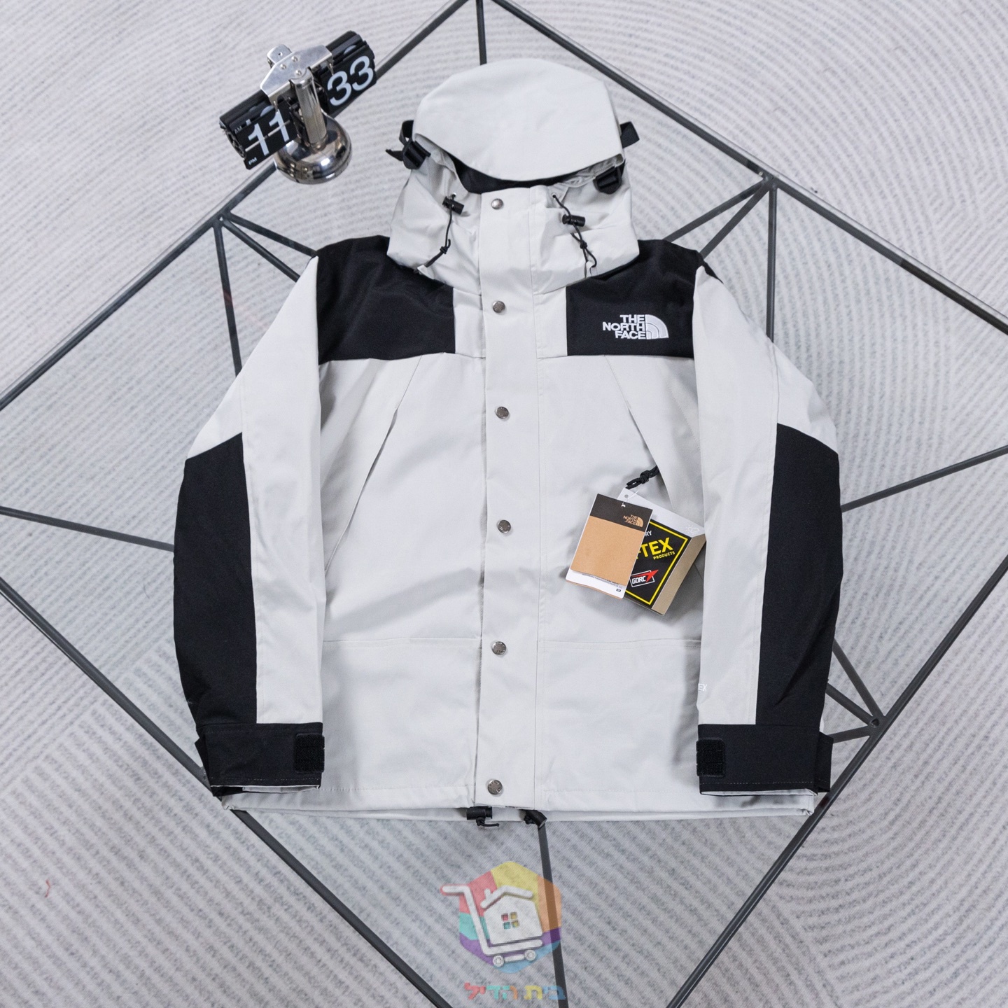The North Face 1990 Mountain Jacket GTX, cinzento-claro e preto ou azeitona e preto