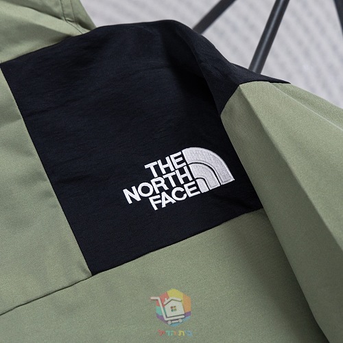 מעיל The North Face 1990 Mountain Jacket GTX, אפור בהיר ושחור או ירוק זית ושחור, תמונה 9