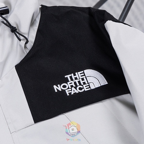 מעיל The North Face 1990 Mountain Jacket GTX, אפור בהיר ושחור או ירוק זית ושחור, תמונה 29