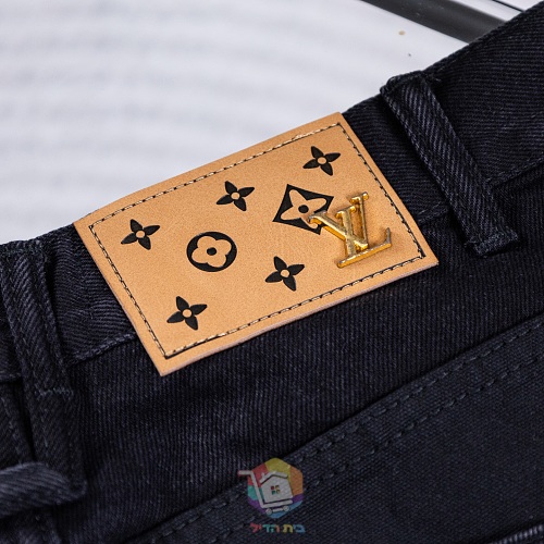 ג'ינס Louis Vuitton שחור דהוי עם כיס מונוגרם, תמונה 10