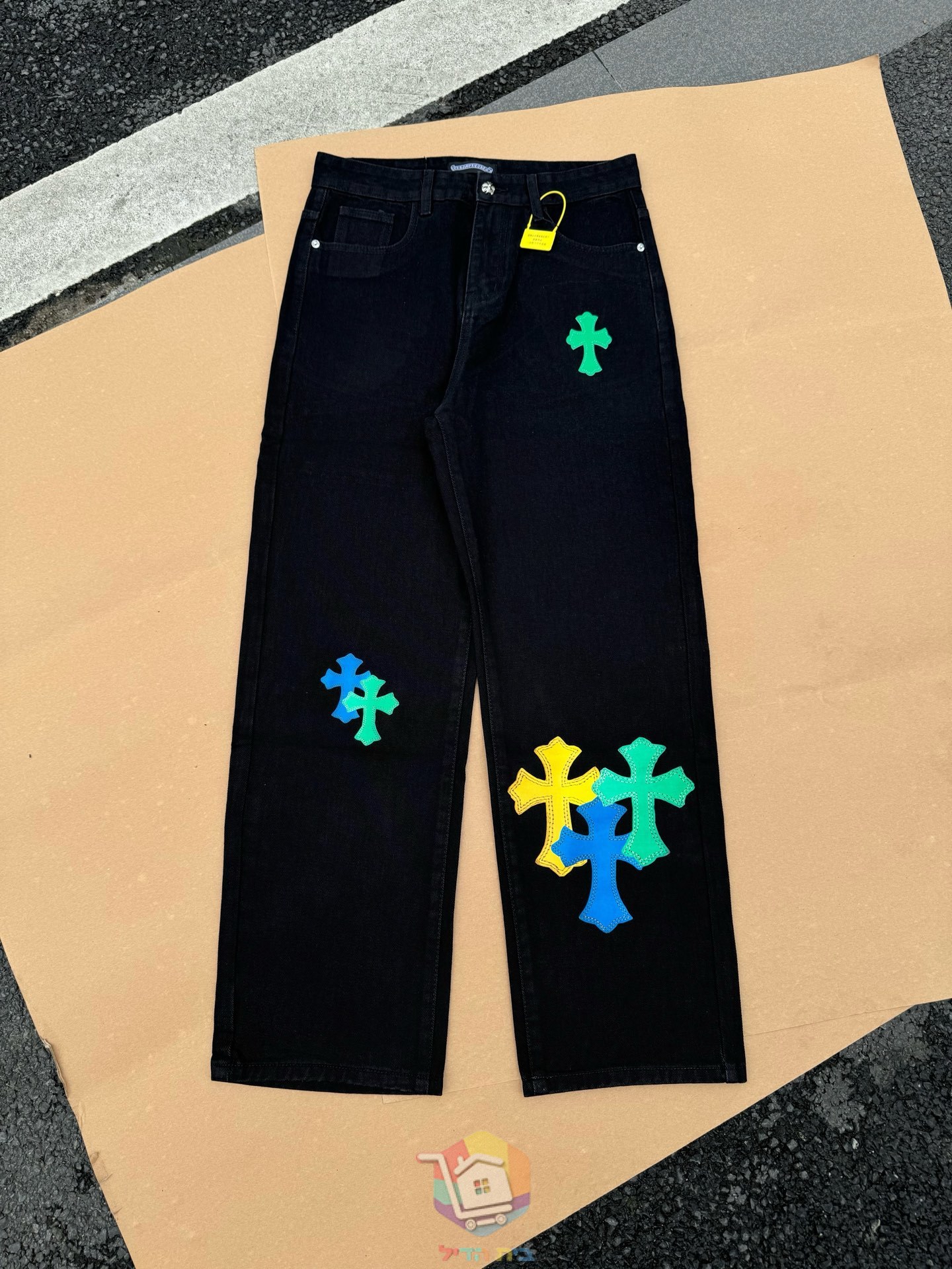 Chrome Hearts Jeans in Schwarz mit Logo-Patches, bunt oder weiß