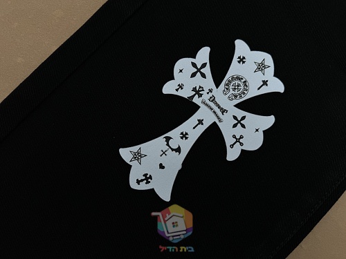 ג'ינס Chrome Hearts שחור עם טלאי לוגו, צבעוניים או לבנים, תמונה 4