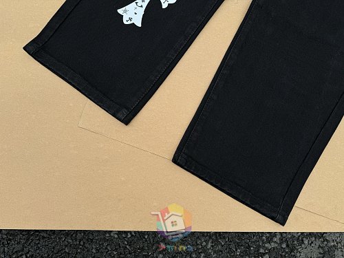 ג'ינס Chrome Hearts שחור עם טלאי לוגו, צבעוניים או לבנים, תמונה 10