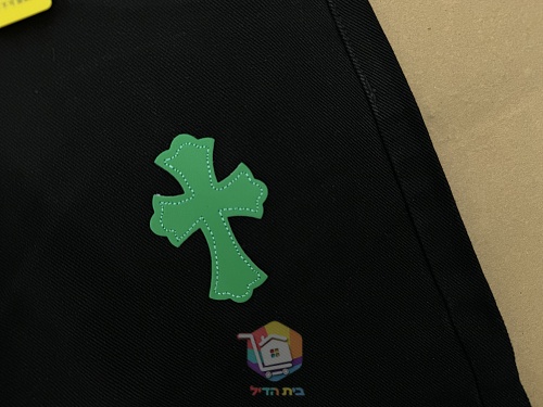 ג'ינס Chrome Hearts שחור עם טלאי לוגו, צבעוניים או לבנים, תמונה 16
