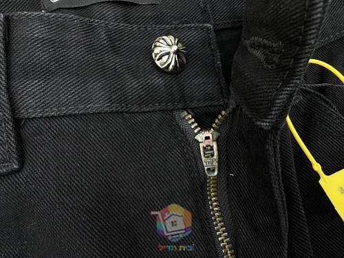 ג'ינס Chrome Hearts שחור עם טלאי לוגו, צבעוניים או לבנים, תמונה 18
