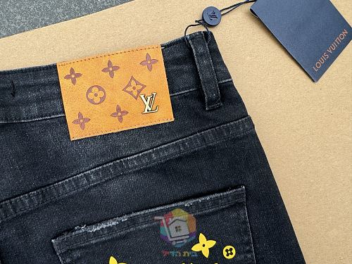 ג'ינס Louis Vuitton בגזרה מתרחבת עם נקודות צבע, שחור דהוי או כחול בהיר, תמונה 2
