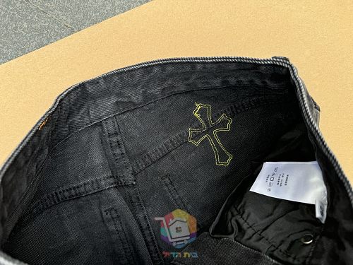 ג'ינס Chrome Hearts עם טלאי לוגו, כחול עם טלאים צבעוניים או שחור עם צהוב, תמונה 5