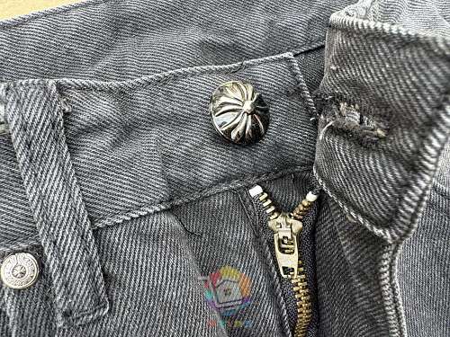 ג'ינס Chrome Hearts עם טלאי לוגו, כחול עם טלאים צבעוניים או שחור עם צהוב, תמונה 6