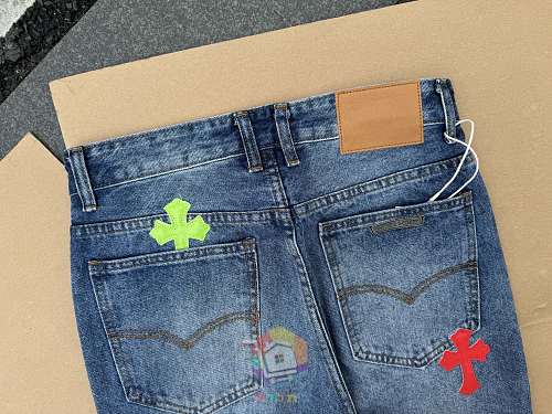 ג'ינס Chrome Hearts עם טלאי לוגו, כחול עם טלאים צבעוניים או שחור עם צהוב, תמונה 14