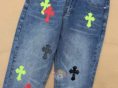 ג'ינס Chrome Hearts עם טלאי לוגו, כחול עם טלאים צבעוניים או שחור עם צהוב, תמונה 15