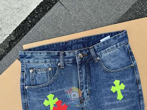ג'ינס Chrome Hearts עם טלאי לוגו, כחול עם טלאים צבעוניים או שחור עם צהוב, תמונה 19