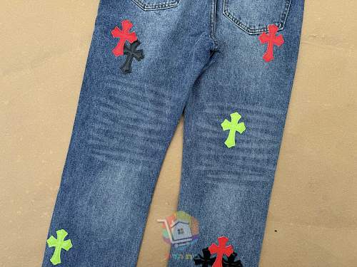 ג'ינס Chrome Hearts עם טלאי לוגו, כחול עם טלאים צבעוניים או שחור עם צהוב, תמונה 22