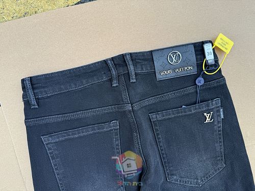 ג'ינס Louis Vuitton בגזרה ישרה, כחול כהה בשטיפה דהויה, תמונה 4