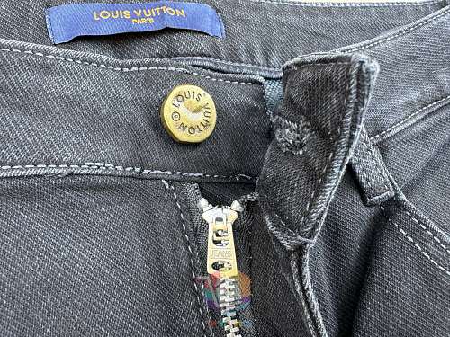 ג'ינס Louis Vuitton בגזרה ישרה, כחול כהה בשטיפה דהויה, תמונה 6