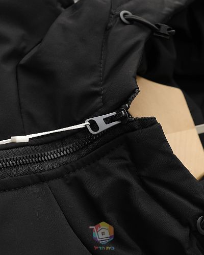 מעיל פוך Louis Vuitton עם קפוצ'ון ומונוגרם בגוון על גוון, שחור, תמונה 4