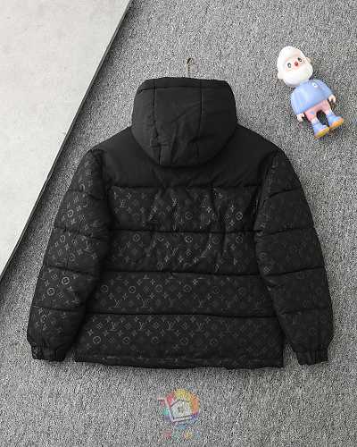 מעיל פוך Louis Vuitton עם קפוצ'ון ומונוגרם בגוון על גוון, שחור, תמונה 13