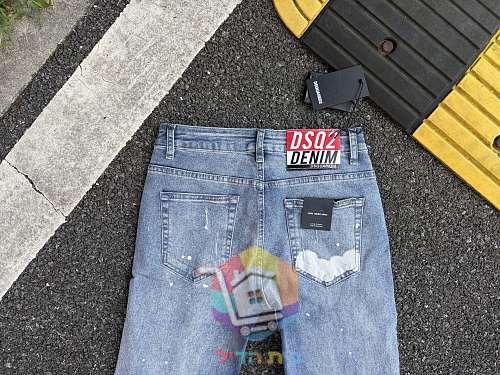 DSQUARED2 Jeans in zwei Varianten, mit Rissen und Prints 5